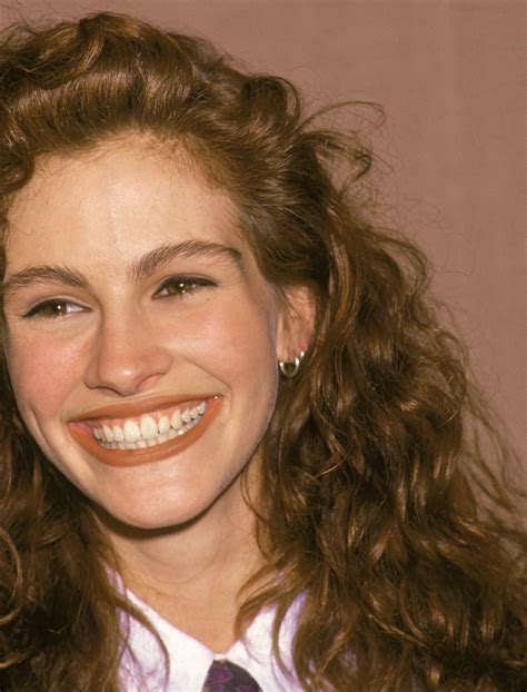 15 Young Pictures of Julia Roberts That Prove Her。